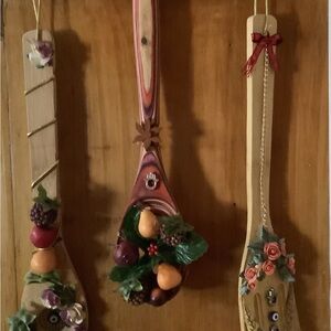Decorative Wooden Holiday Spoons Set